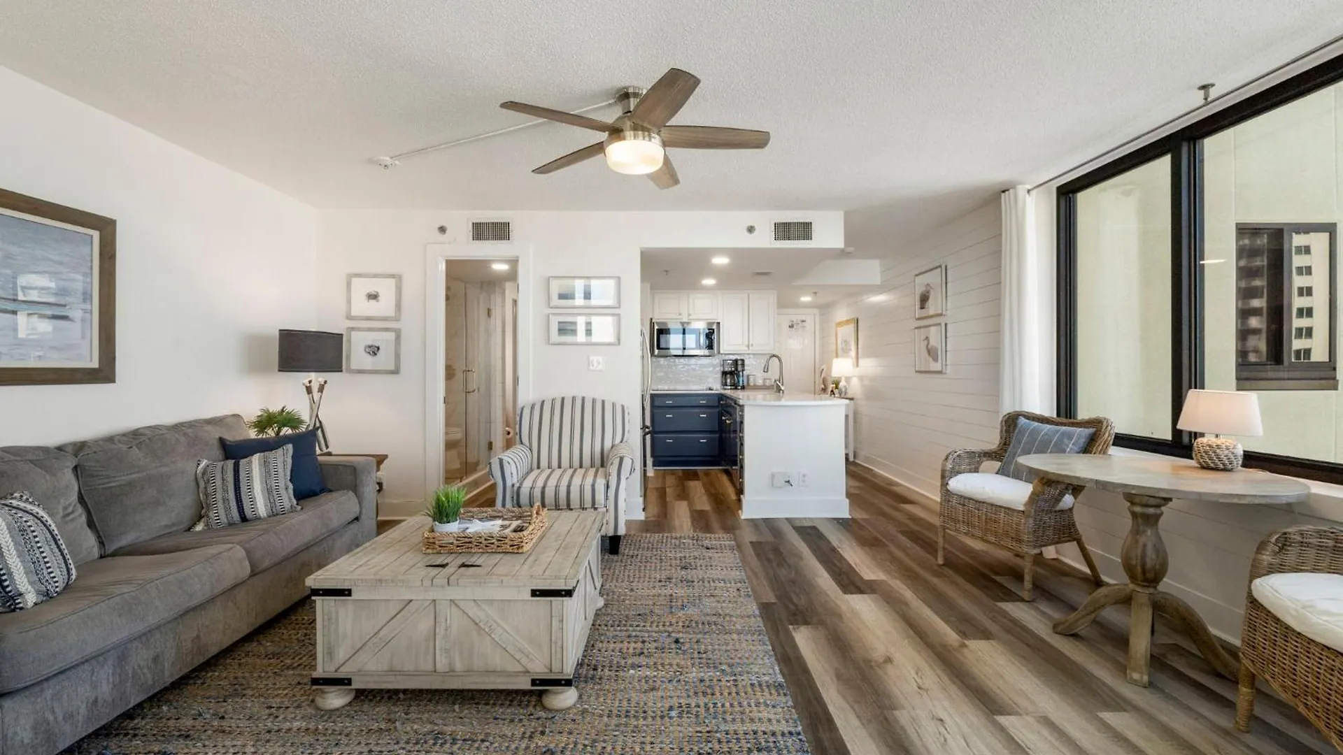 Sunbird Resort! Direct Beachfront Condo! Free Beach Chairs! By Dolce Vita Getaways Pcb Panama City Beach Lägenhet