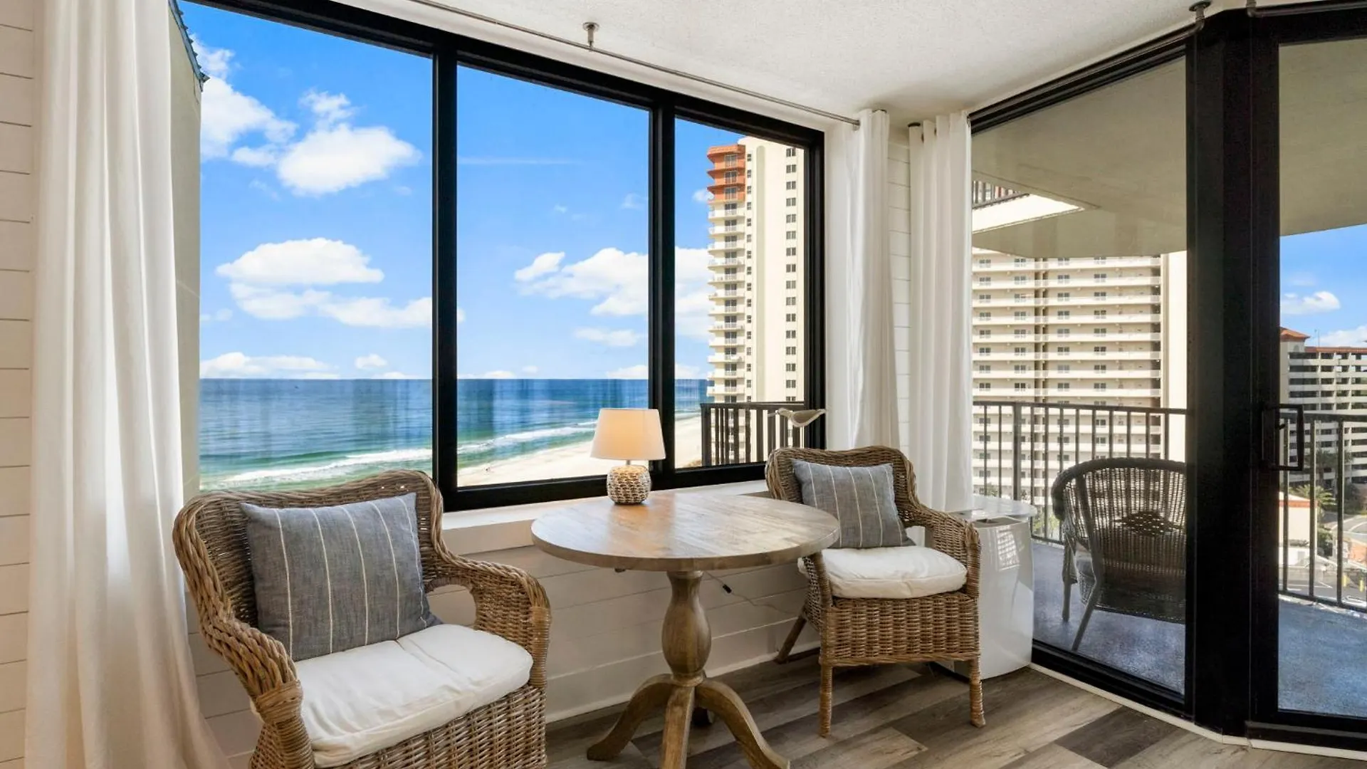 Lägenhet Sunbird Resort! Direct Beachfront Condo! Free Beach Chairs! By Dolce Vita Getaways Pcb Panama City Beach
