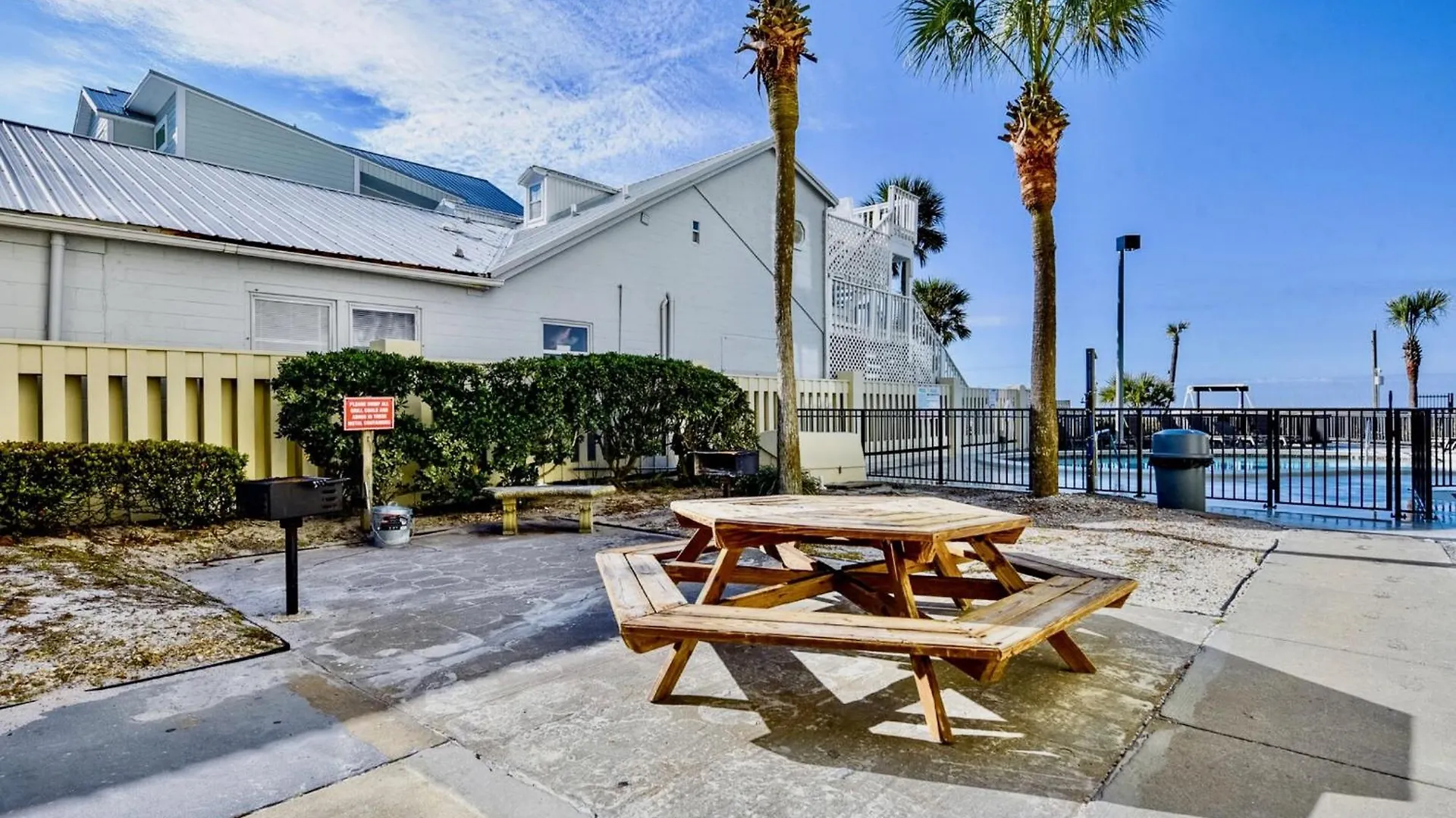 Sunbird Resort! Direct Beachfront Condo! Free Beach Chairs! By Dolce Vita Getaways Pcb Panama City Beach Lägenhet